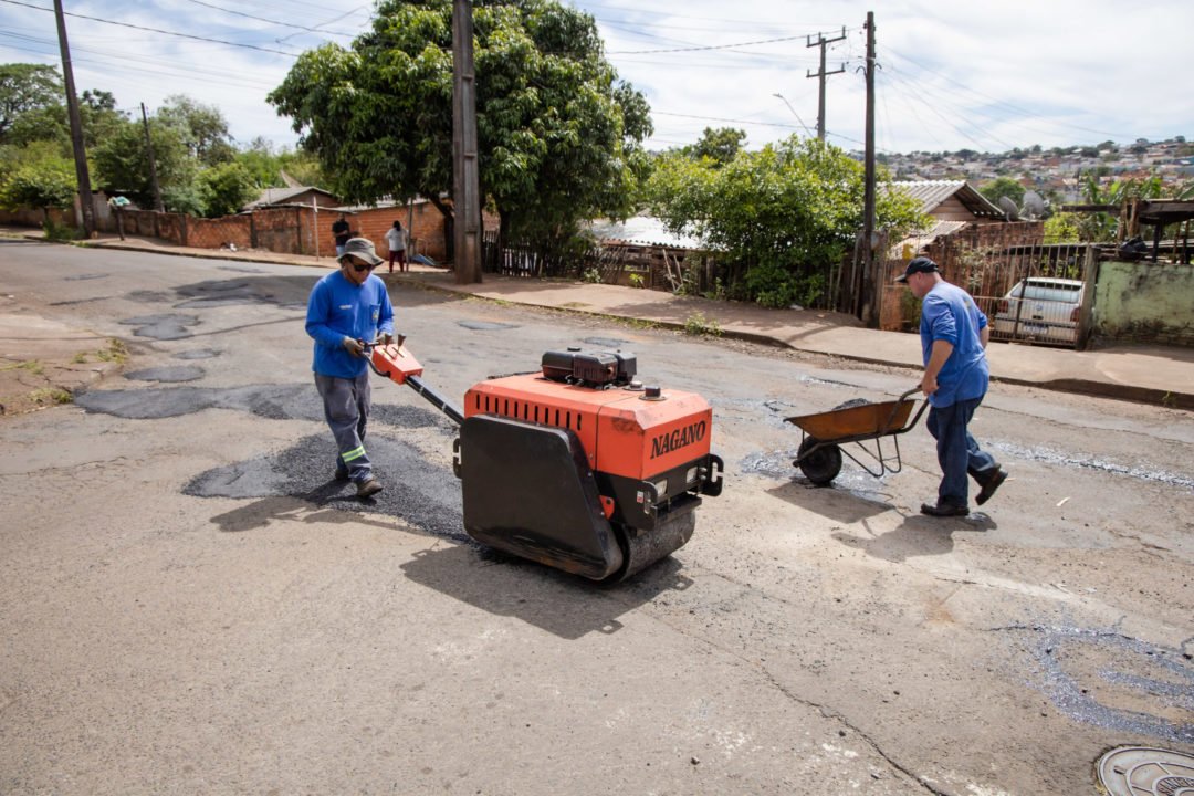 Prefeitura de Apucarana retoma operação tapa-buracos após trégua das chuvas