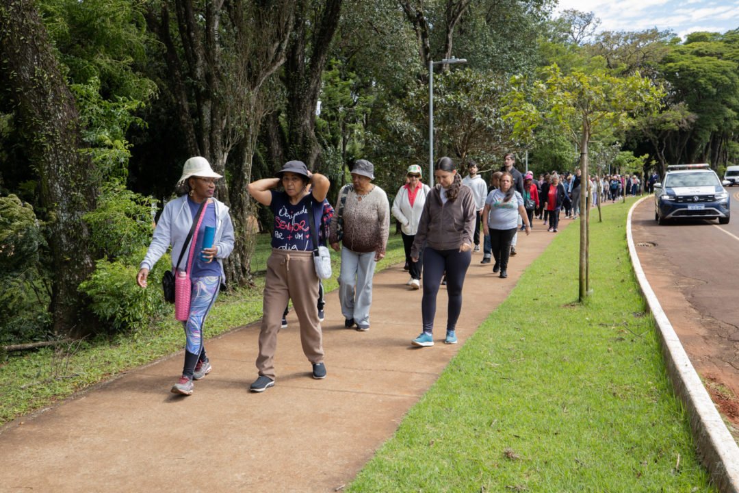 Lago Jaboti recebe caminhada de encerramento do Outubro da Vitalidade