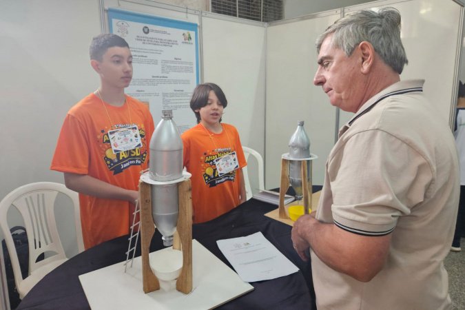 Alunos de Apucarana criam protótipo de silo para melhorar segurança em aviários