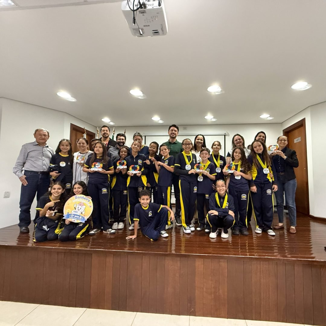 Apucarana premia estudantes da rede municipal que desenvolveram soluções para desafios da cidade