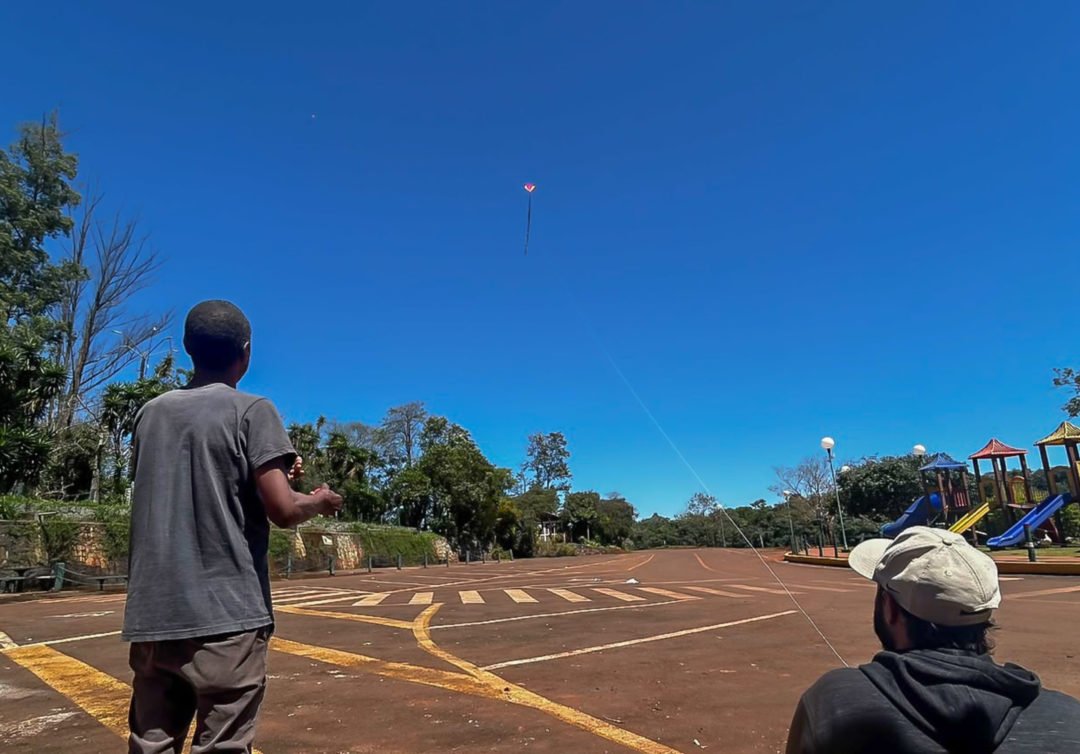Festival de Pipas promove convivência e bem-estar entre usuários do CAPS AD em Apucarana