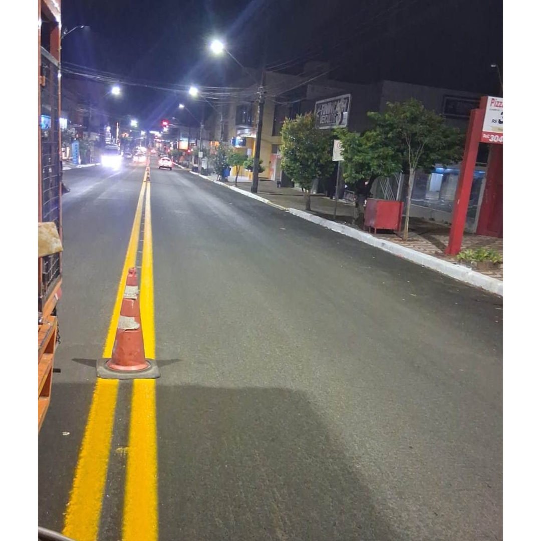 Prefeitura intensifica pintura da sinalização de trânsito na área central após trégua nas chuvas