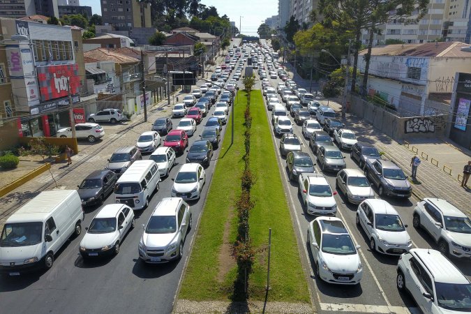 Alerta para placas com final 8, 9 e 0: calendário do licenciamento de 2026 está perto da conclusão