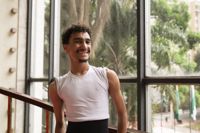 Aluno da Escola de Dança Teatro Guaíra conquista oportunidade em companhia italiana
