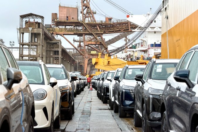 Porto de Paranaguá lidera movimentação nacional de veículos em setembro