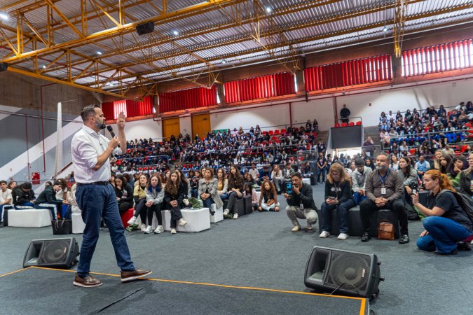 Dia do Professor: eventos para incentivo à docência reúnem 800 alunos em Curitiba e Maringá