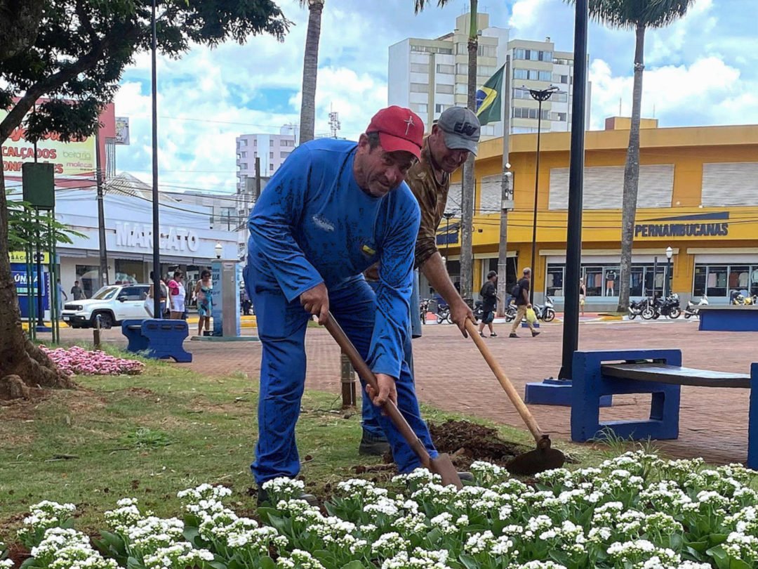 Repartições públicas de Apucarana atendem nesta quarta-feira e terão ponto facultativo na sexta pelo Dia do Servidor Público