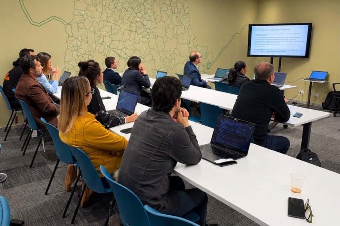 Hub GovTech Paraná acelera 65 startups para criar soluções voltadas ao setor público